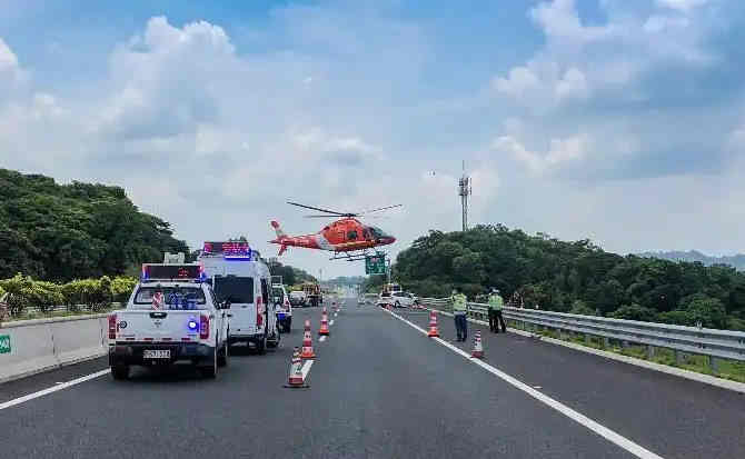 红原高速公路汽车救援案例